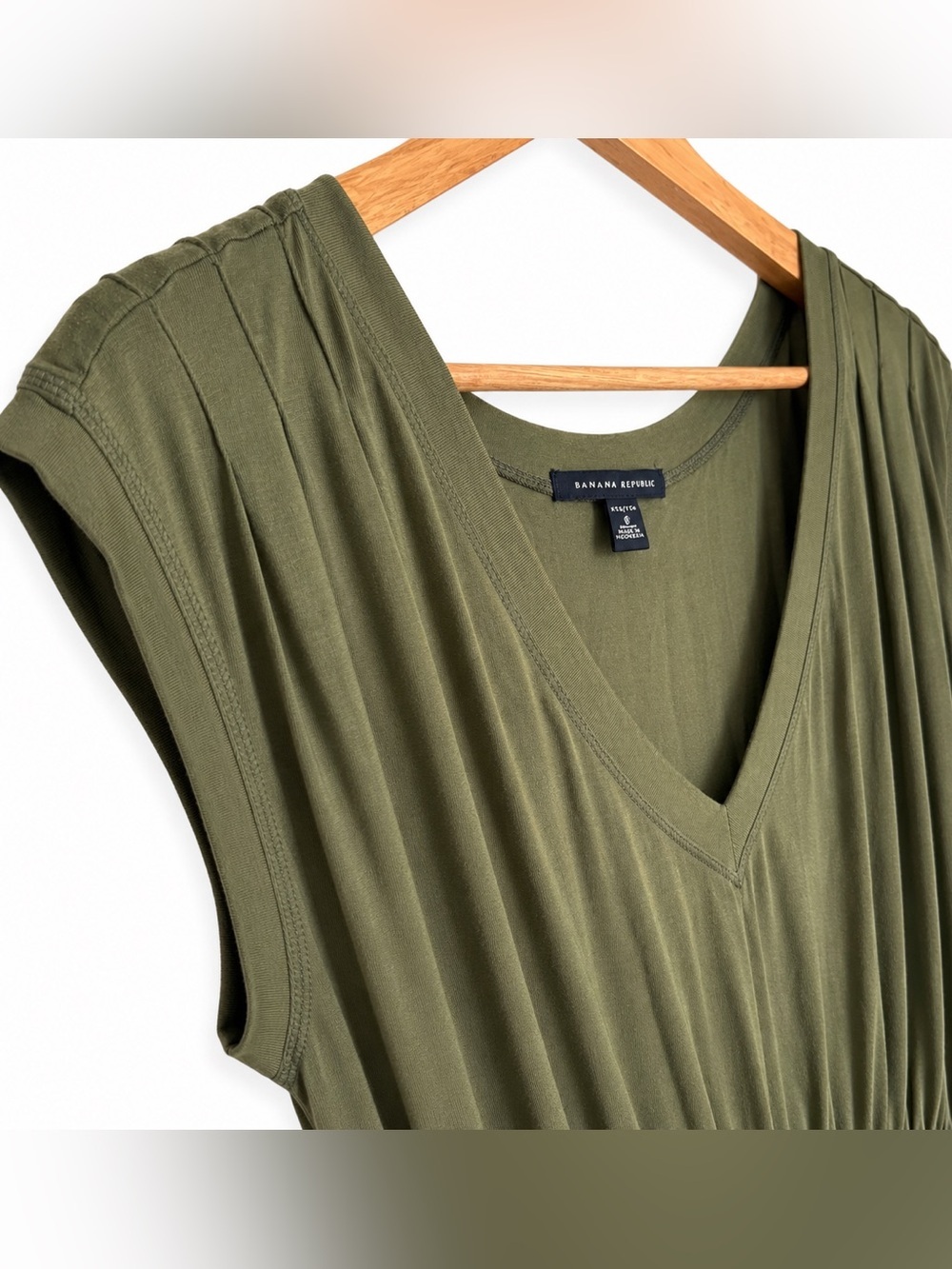 Banana Republic Women’s Olive Green V-Neck Smocked Waist Dress, Size Small - Picture 5 of 9